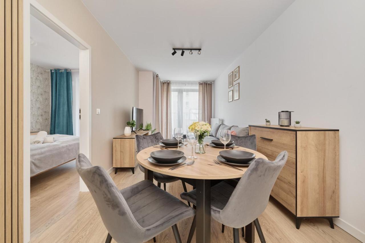 Nowoczesny Apartament Z Balkonem I Parkingiem W Centrum Wroclawia By Noclegi Renters Exterior photo