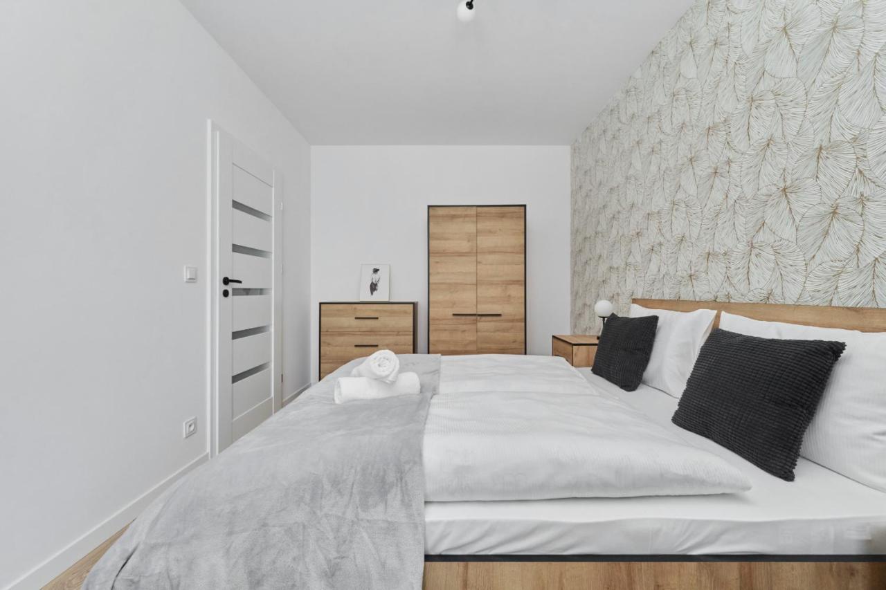 Nowoczesny Apartament Z Balkonem I Parkingiem W Centrum Wroclawia By Noclegi Renters Exterior photo